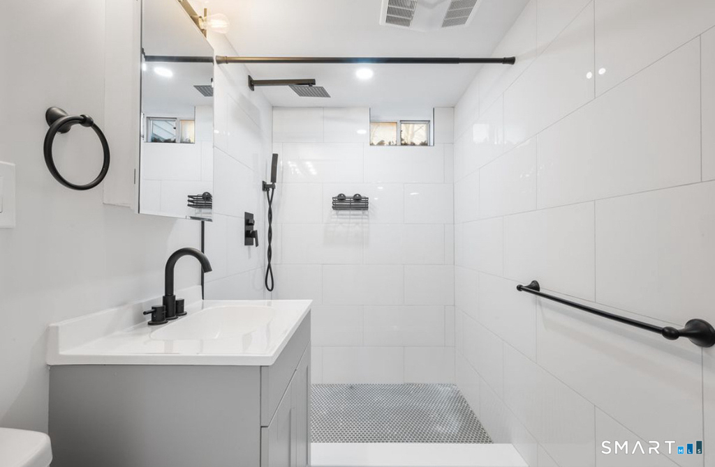 77 Alexander Avenue - Photo 9