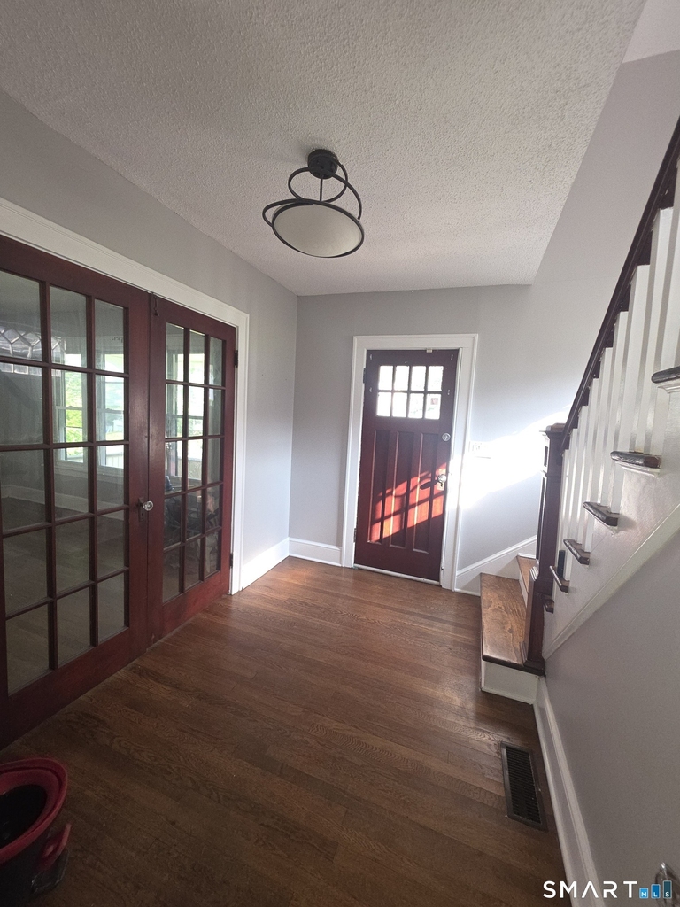 311 Farmington Avenue - Photo 2