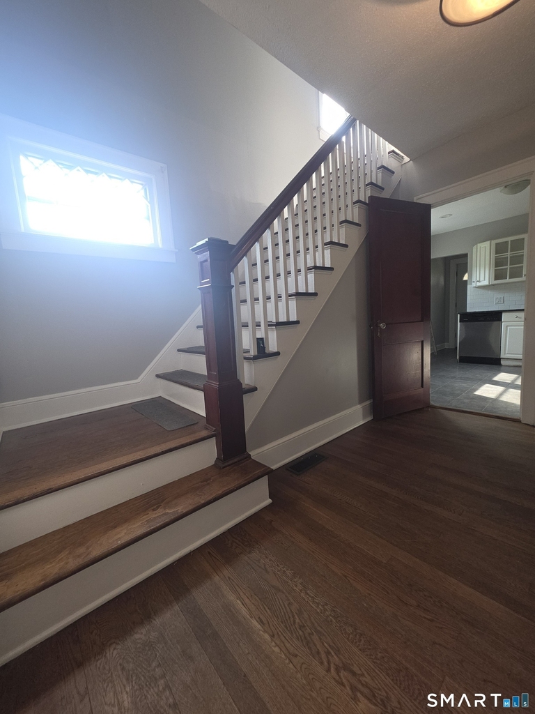 311 Farmington Avenue - Photo 3