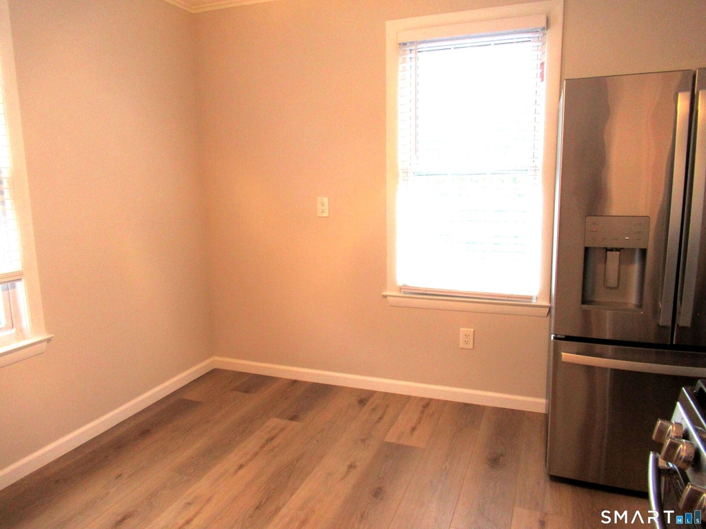 353 Main Street - Photo 3