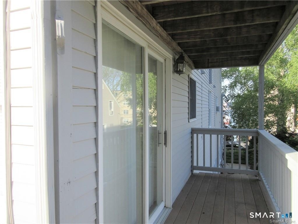271 Pequot Avenue - Photo 7