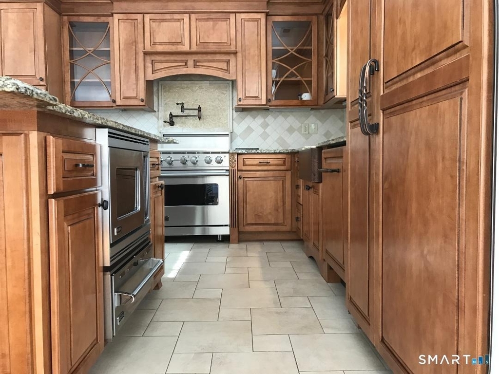 51 Continental Drive - Photo 3