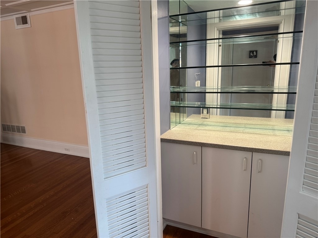 703 Saint James St - Photo 13