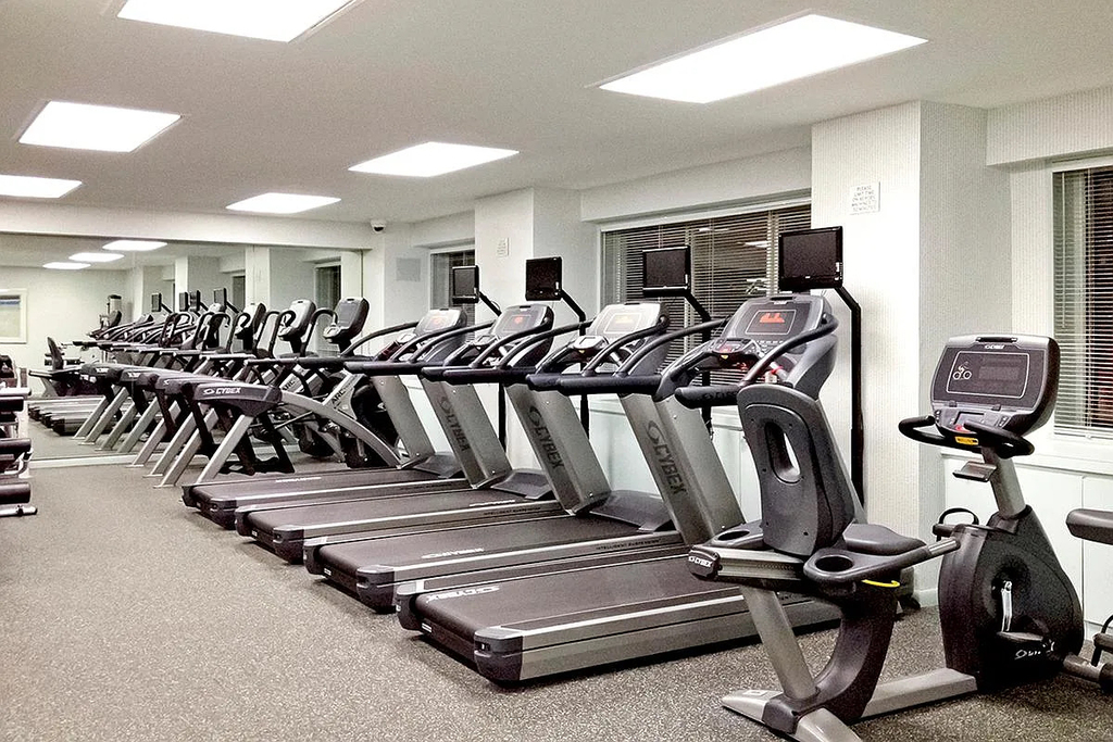 320 East 46th Street - Photo 7