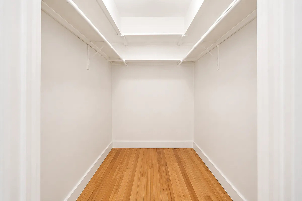 230 East 30th Street - Photo 13