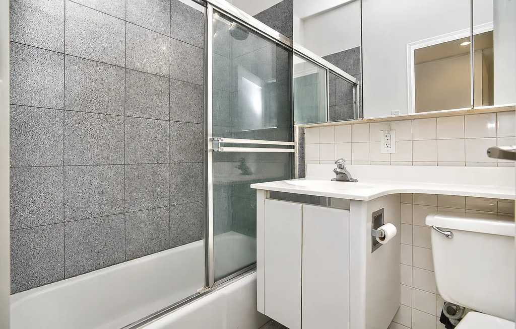 230 East 30th Street - Photo 11