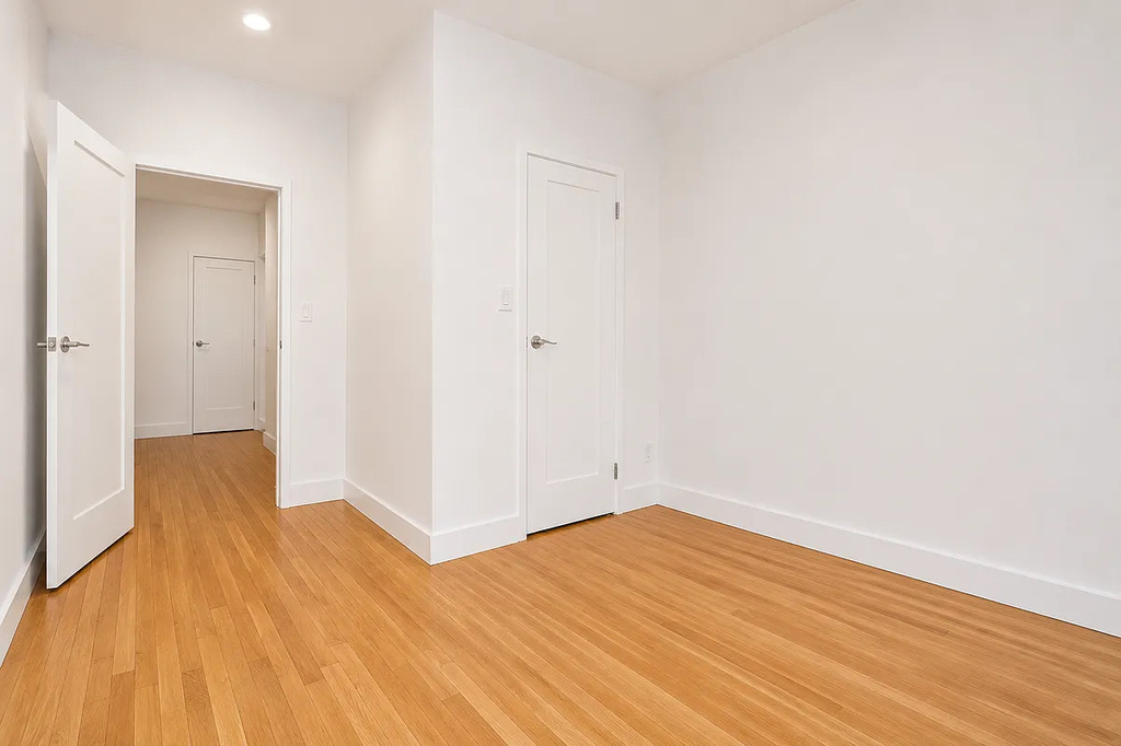 230 East 30th Street - Photo 9