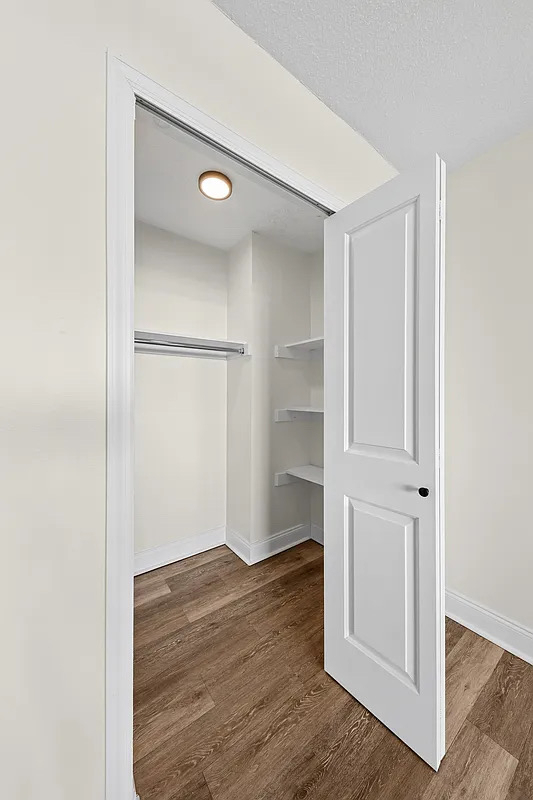 213 East 37th Street - Photo 4