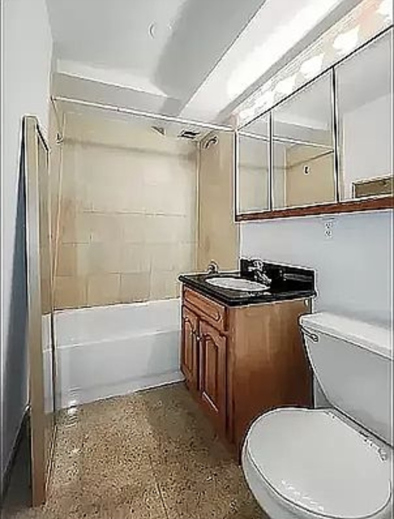 212 East 10th Street - Photo 3