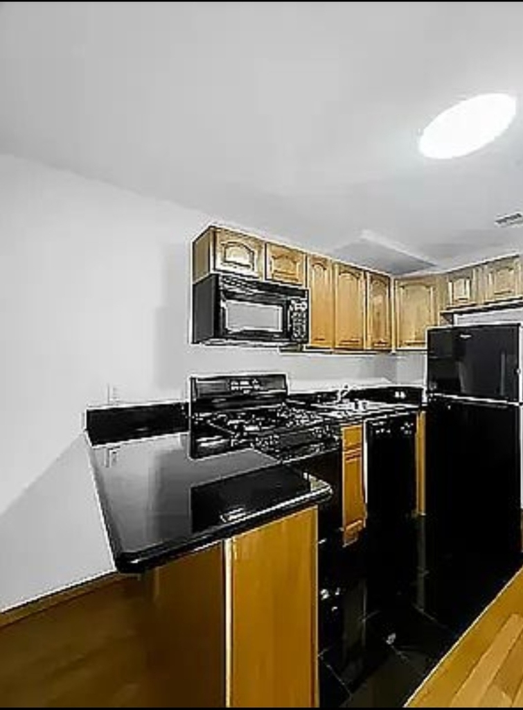212 East 10th Street - Photo 2
