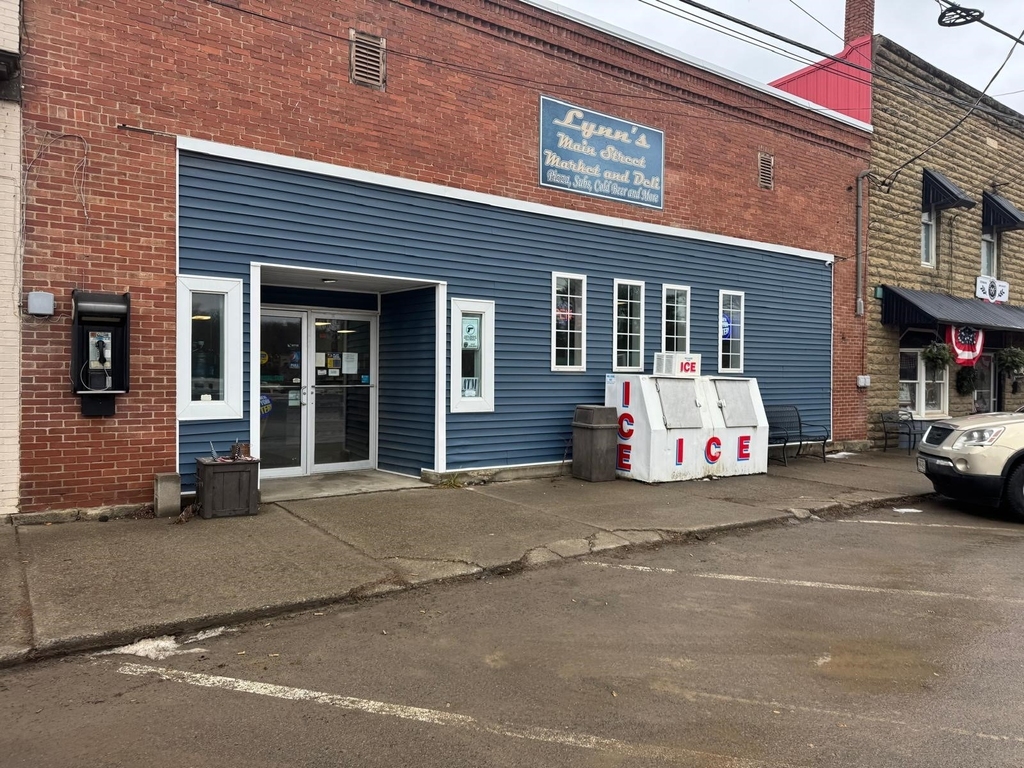 1613 Main Street - Photo 0
