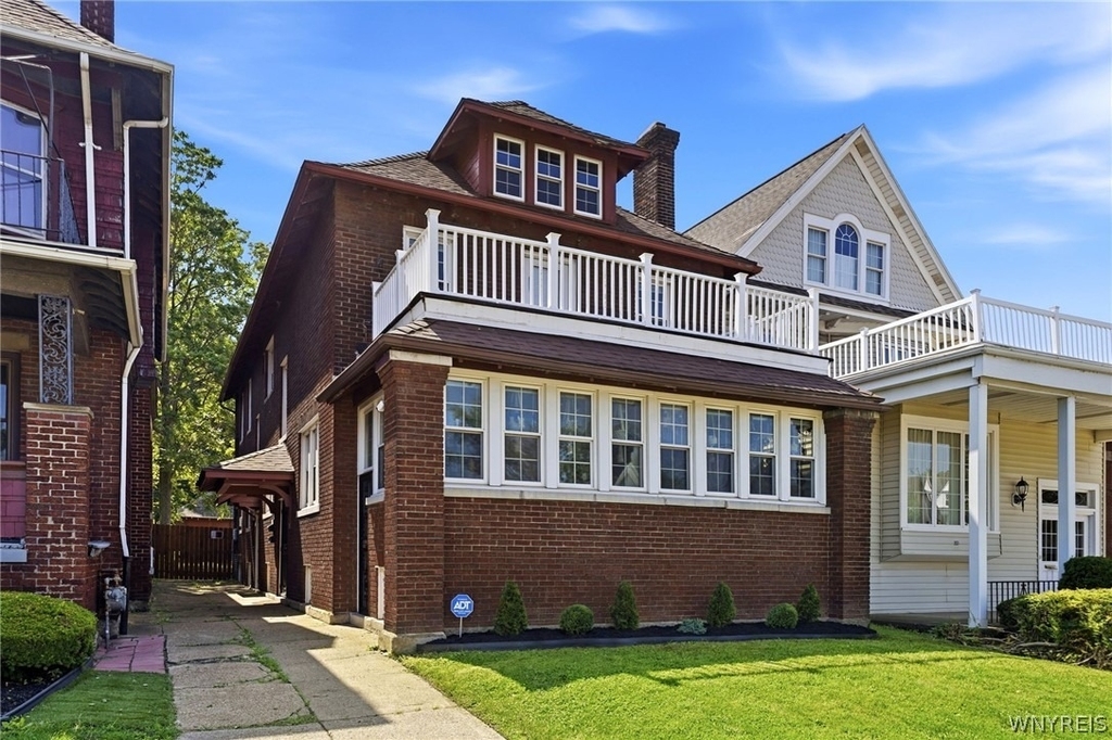 2555 Main Street - Photo 0