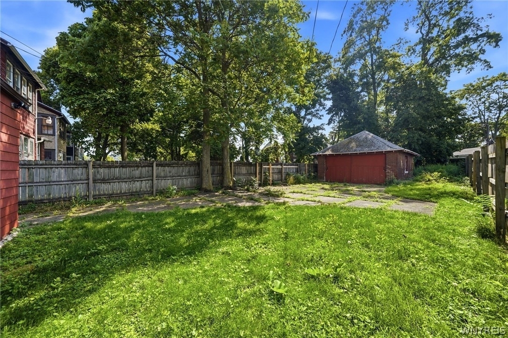 2555 Main Street - Photo 33