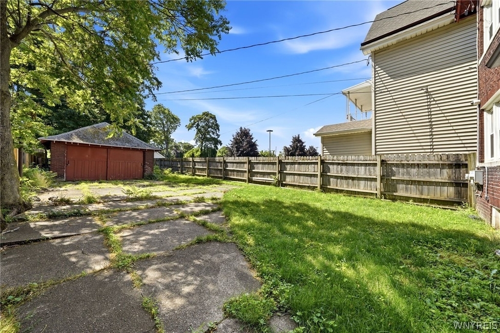 2555 Main Street - Photo 32
