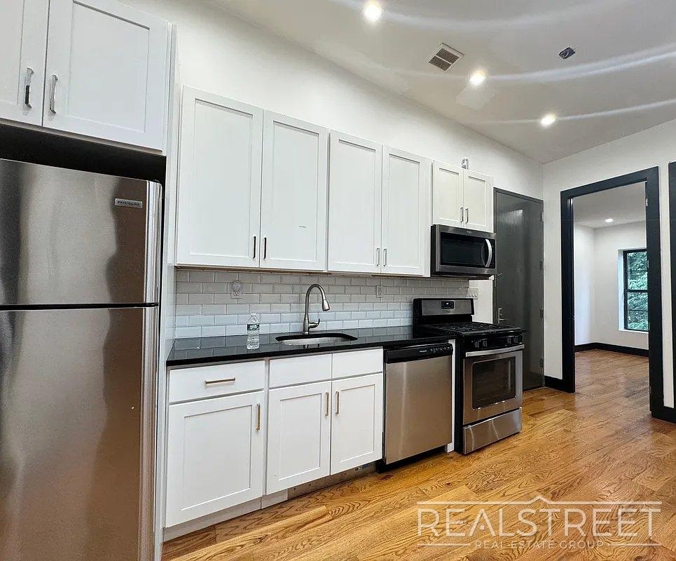 68 Halsey Street - Photo 0