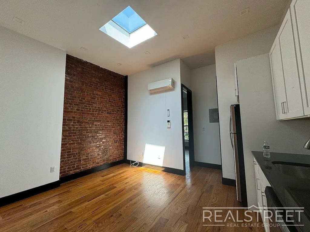 68 Halsey Street - Photo 1