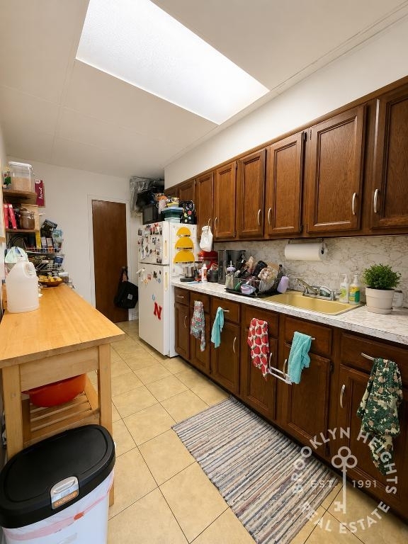 276 Degraw Street - Photo 2