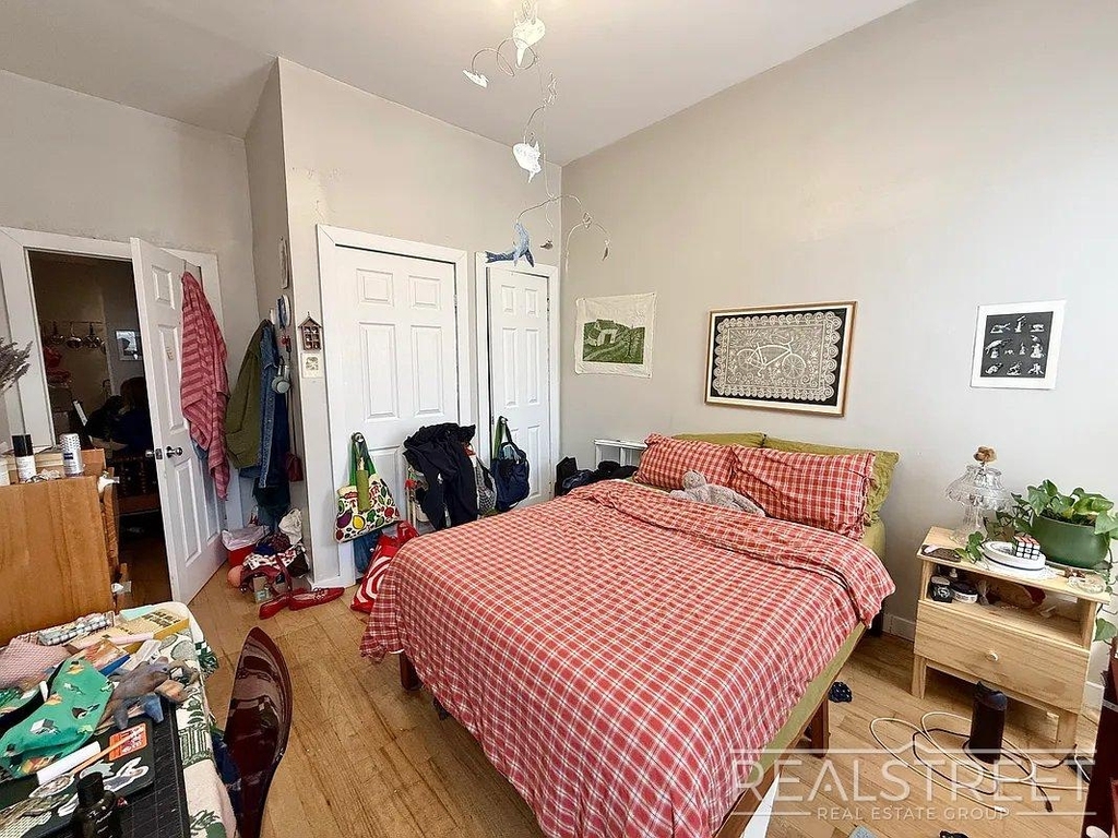196 Utica Avenue - Photo 7