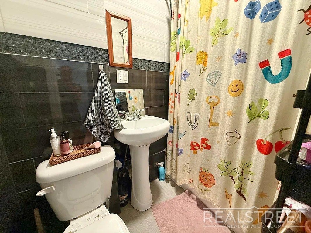 196 Utica Avenue - Photo 10