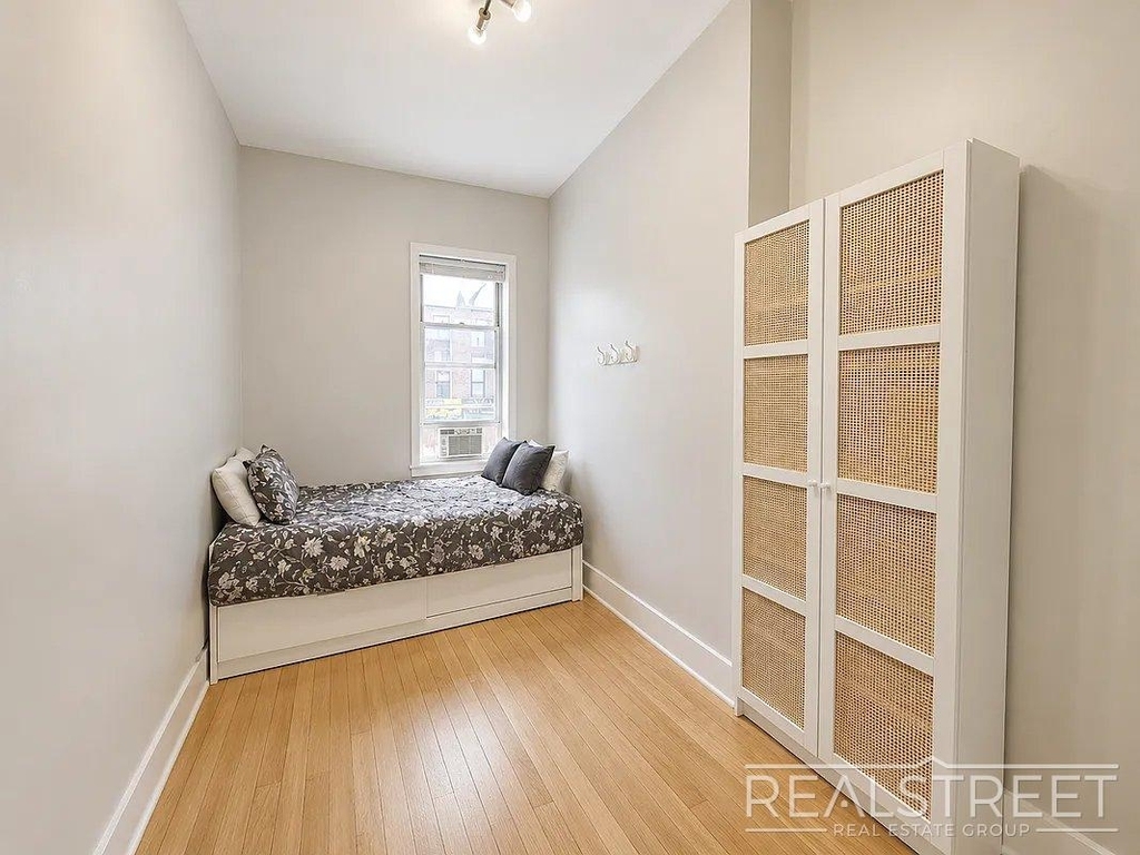 196 Utica Avenue - Photo 4