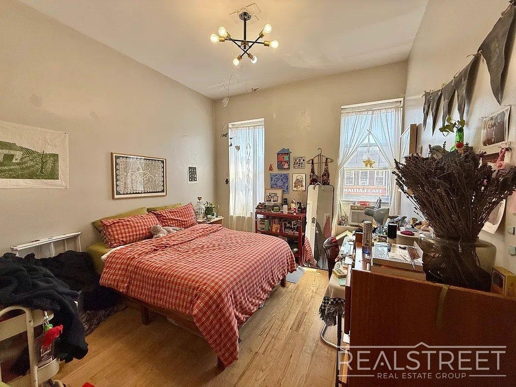 196 Utica Avenue - Photo 8