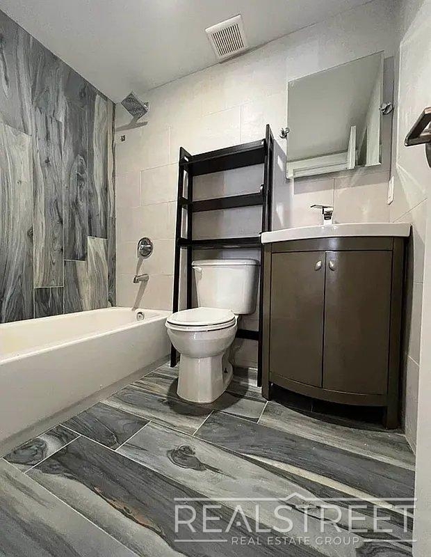 1114 Halsey Street - Photo 4