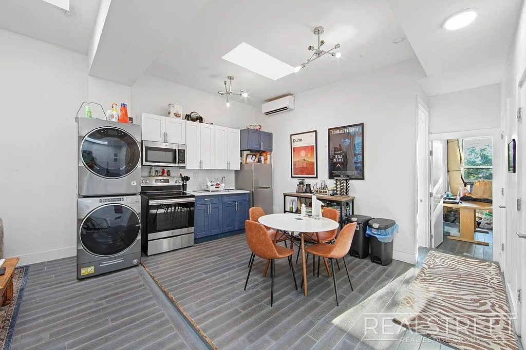416 Rogers Avenue - Photo 2