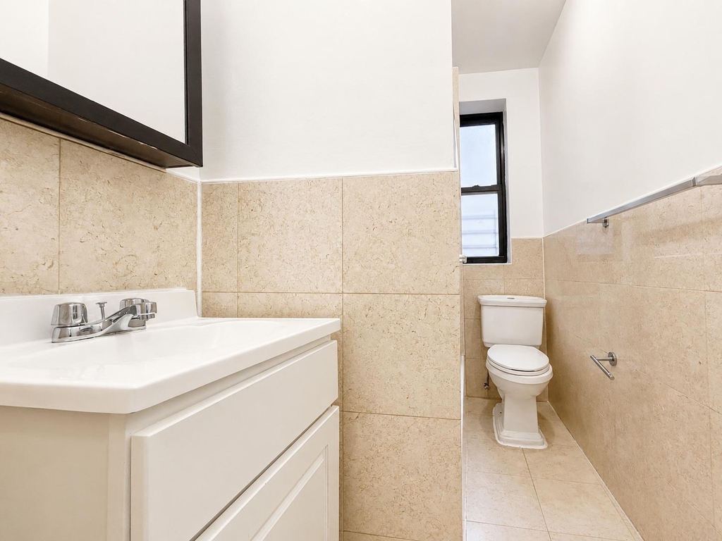 3139 Broadway - Photo 7