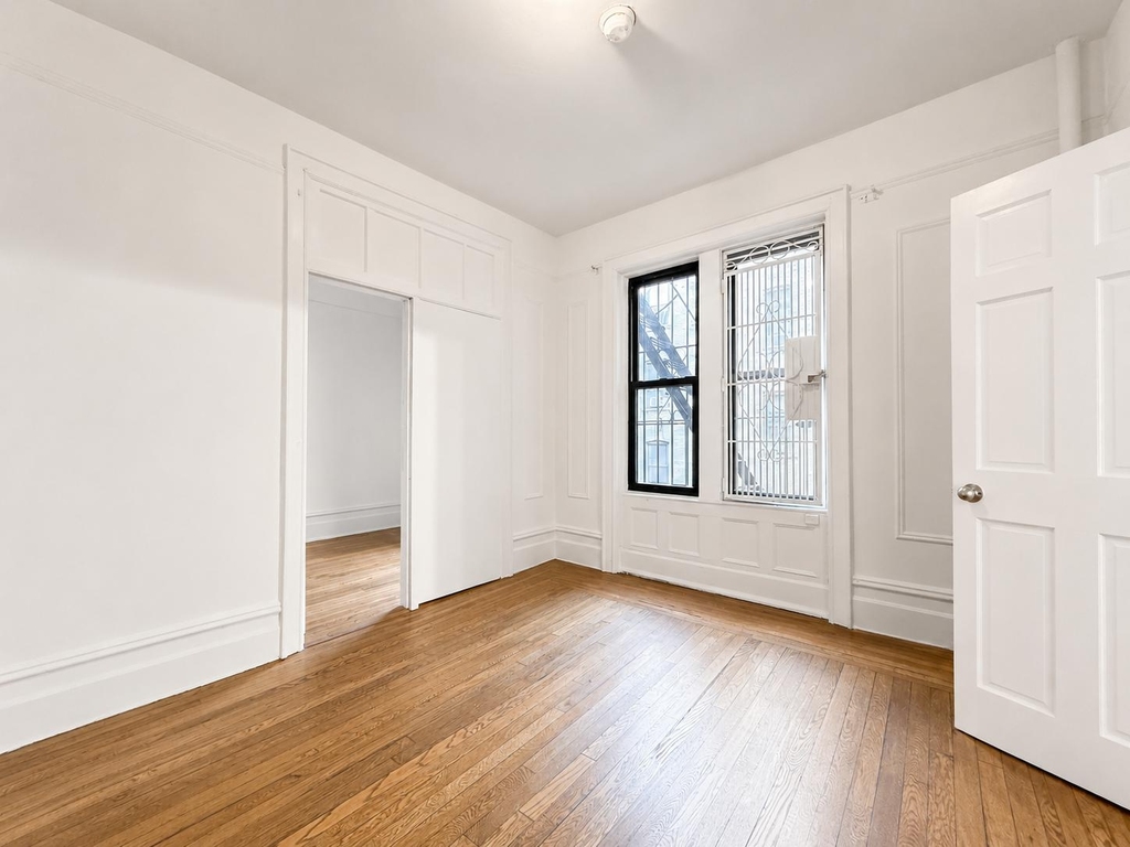 3139 Broadway - Photo 4