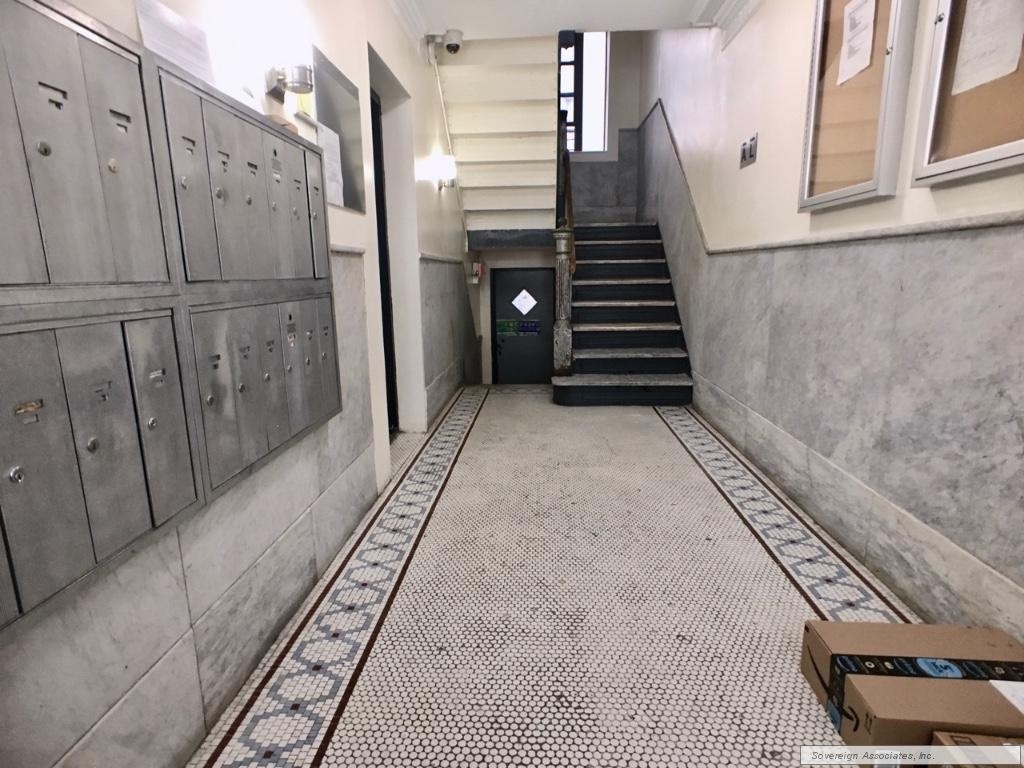 3139 Broadway - Photo 8
