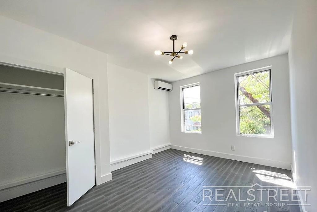 416 Rogers Avenue - Photo 2