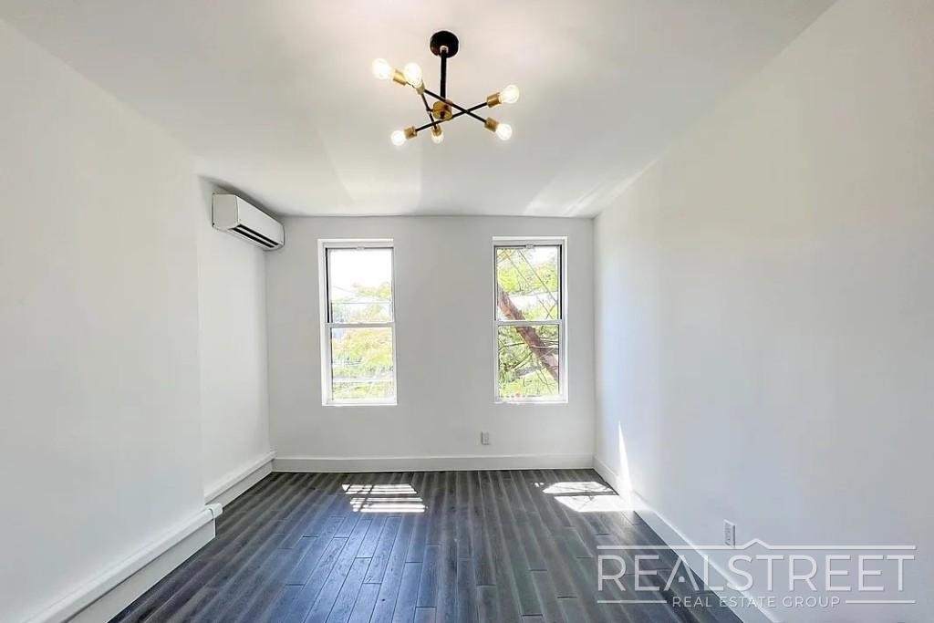 416 Rogers Avenue - Photo 3