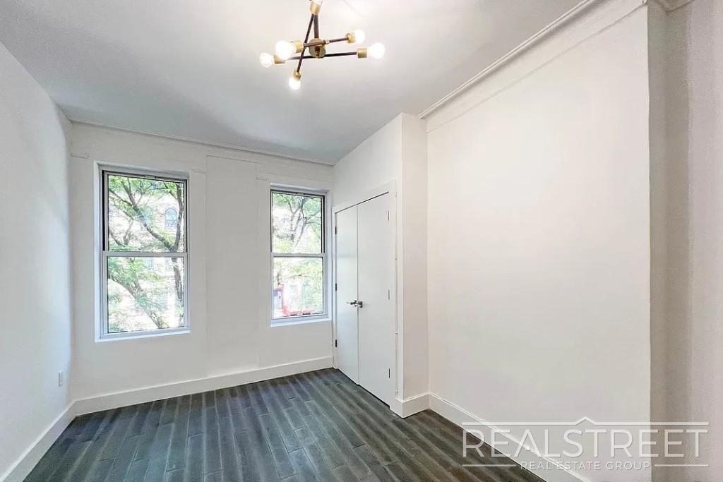 416 Rogers Avenue - Photo 4