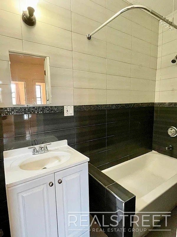 1215 Nostrand Avenue - Photo 6