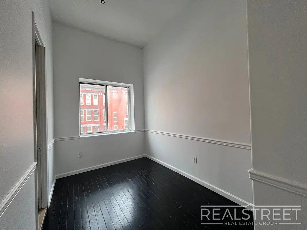 438 Wilson Avenue - Photo 3