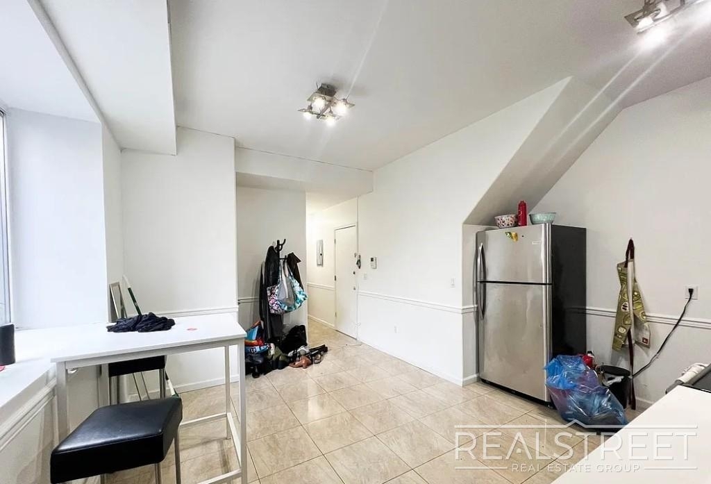 438 Wilson Avenue - Photo 2
