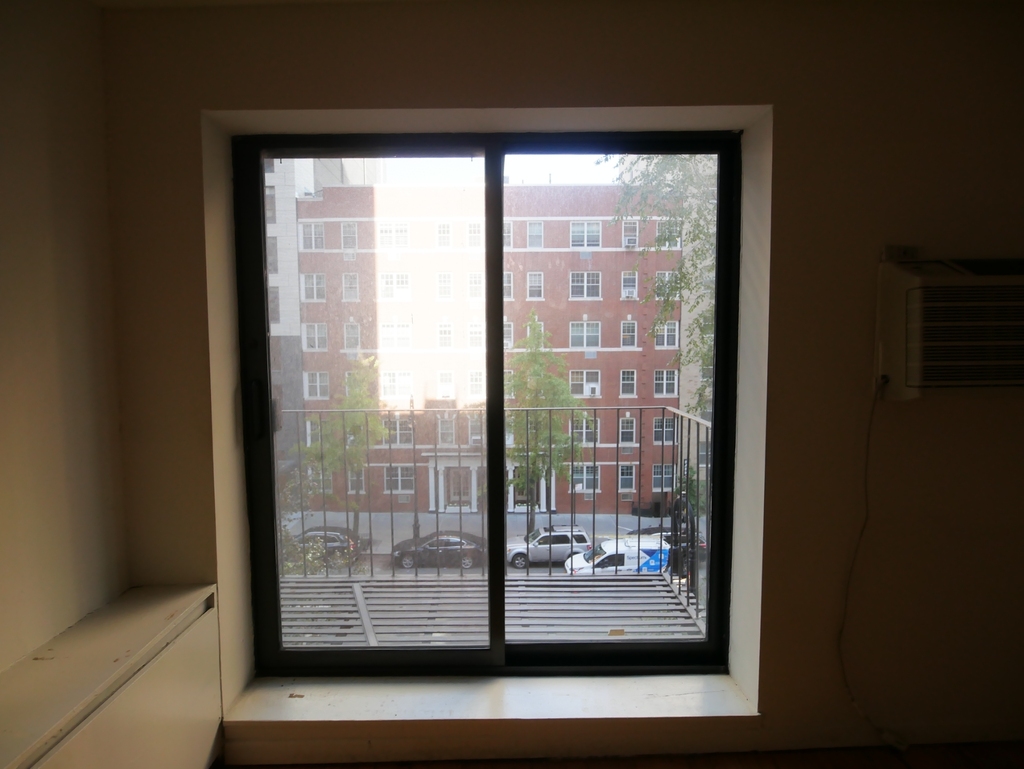 516 East 86th Street - Photo 11