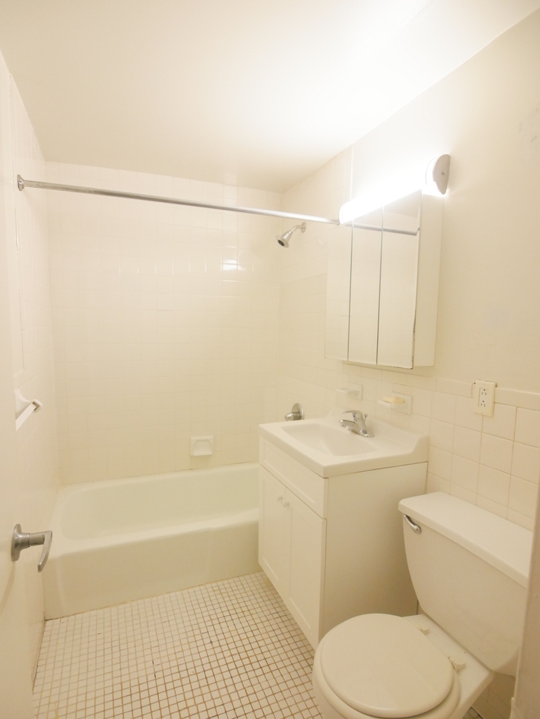 516 East 86th Street - Photo 17