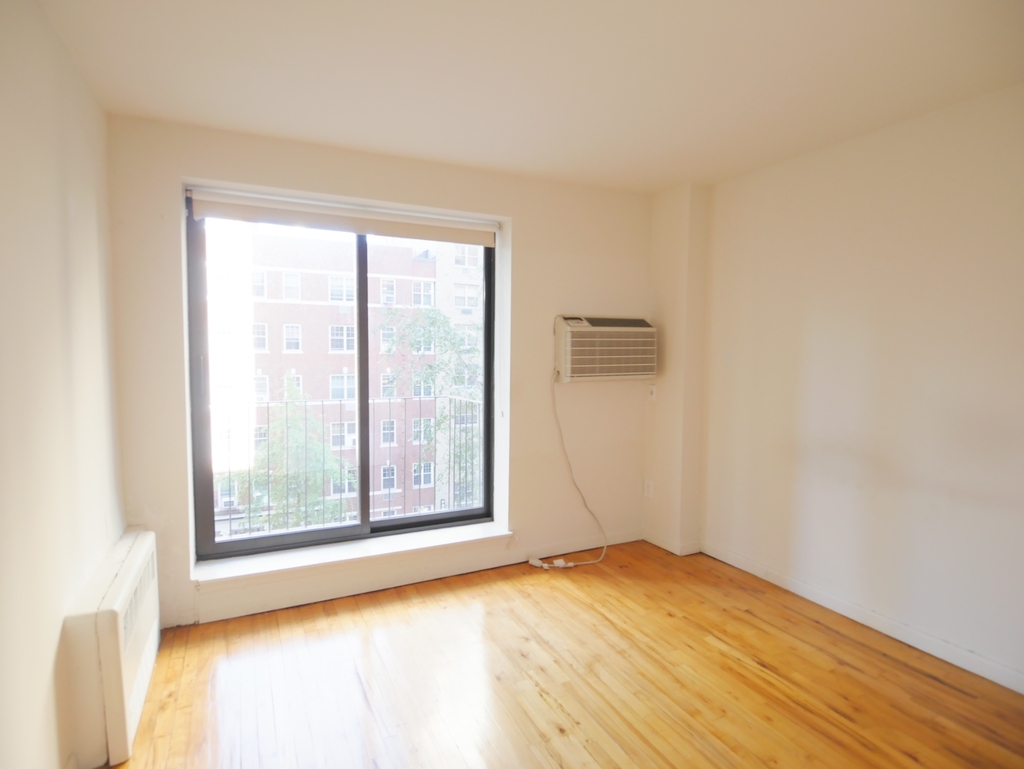 516 East 86th Street - Photo 9