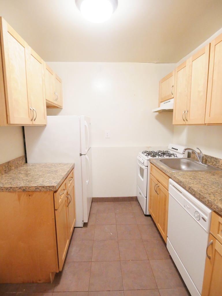 516 East 86th Street - Photo 14