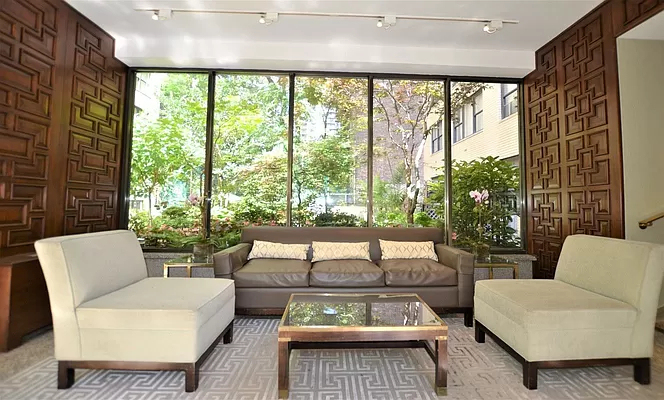 East 49th Street - Photo 6