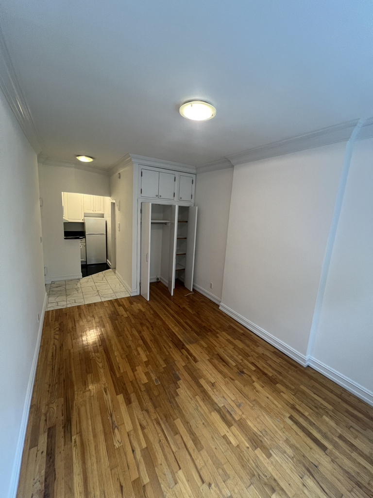 East 84th Street - Photo 3