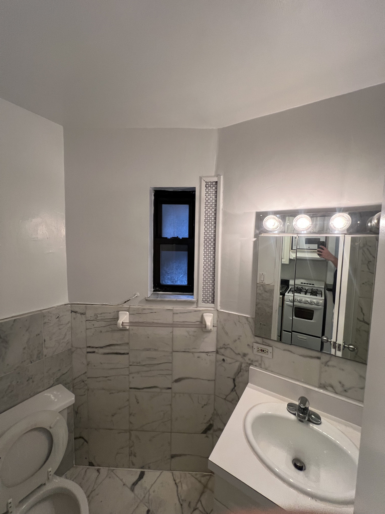 East 84th Street - Photo 4