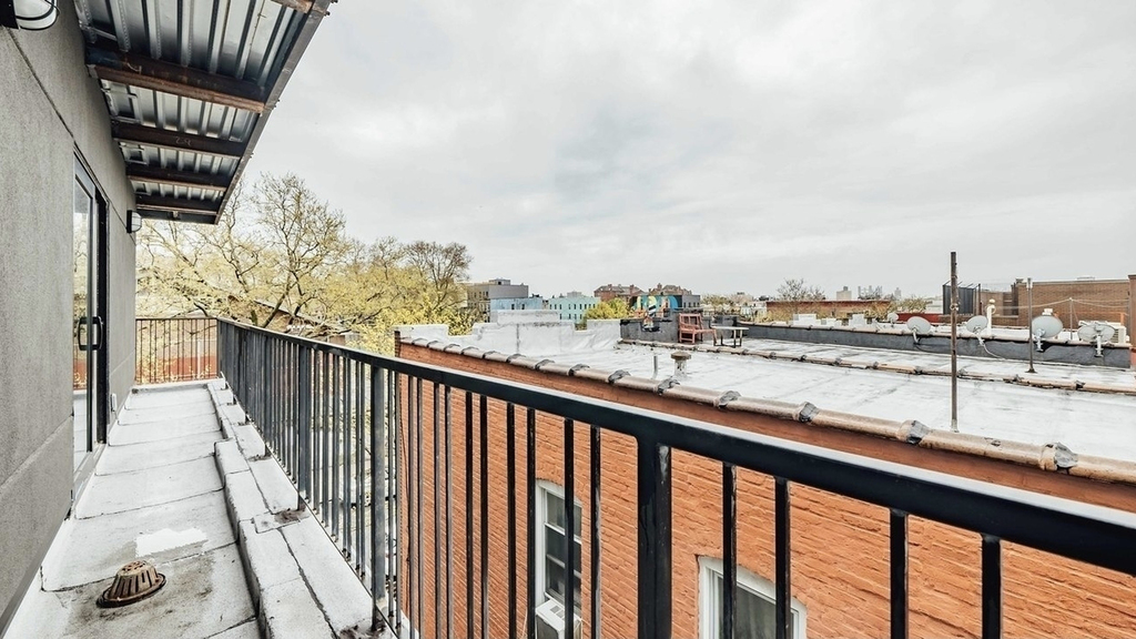 311 Woodbine St 11237 - Photo 11