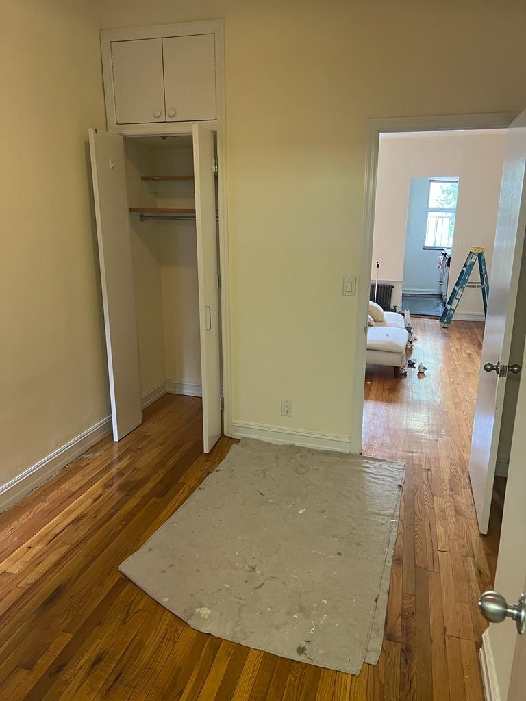 East 81st Street - Photo 7
