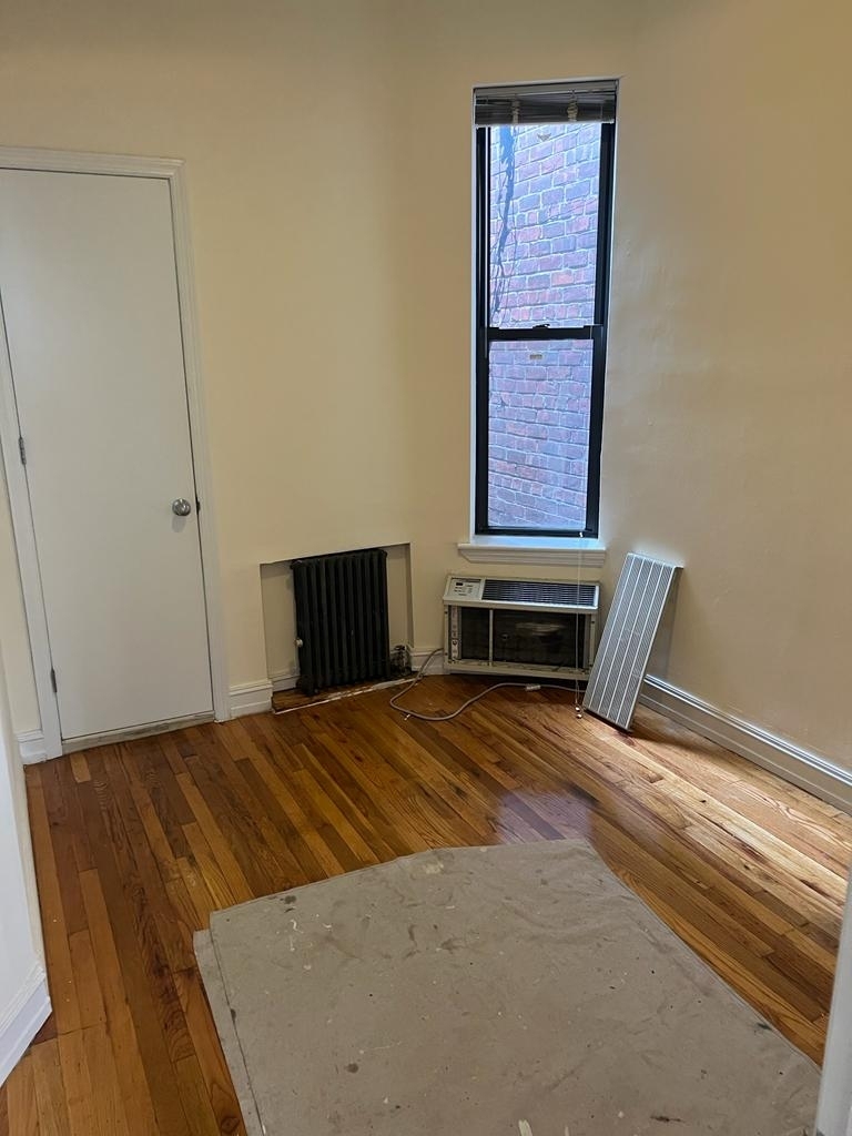 East 81st Street - Photo 6
