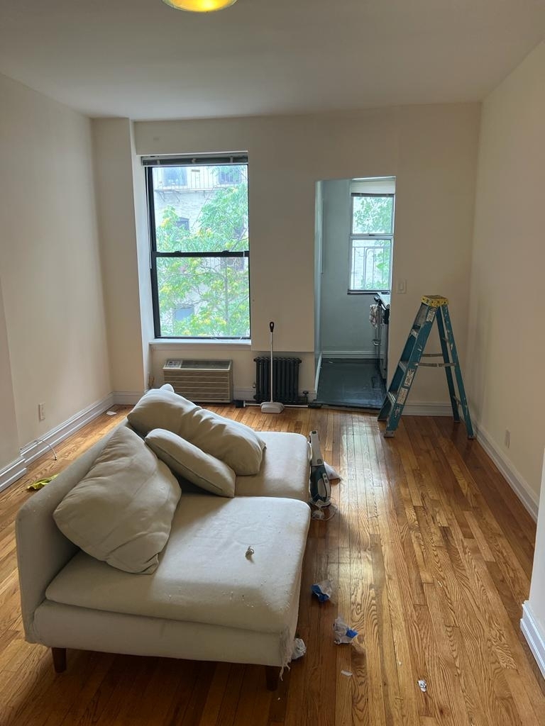 East 81st Street - Photo 3