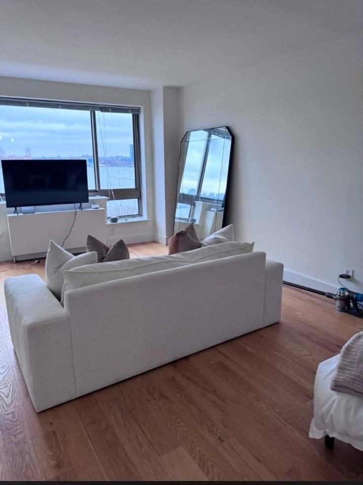 110 Horatio Street - Photo 1
