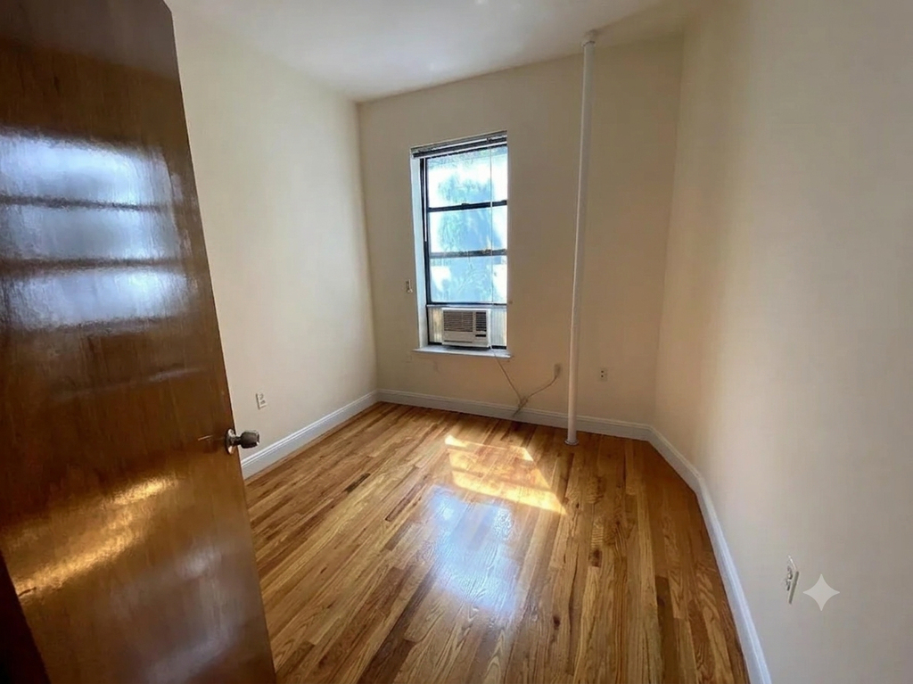 East 19th Street - Photo 6