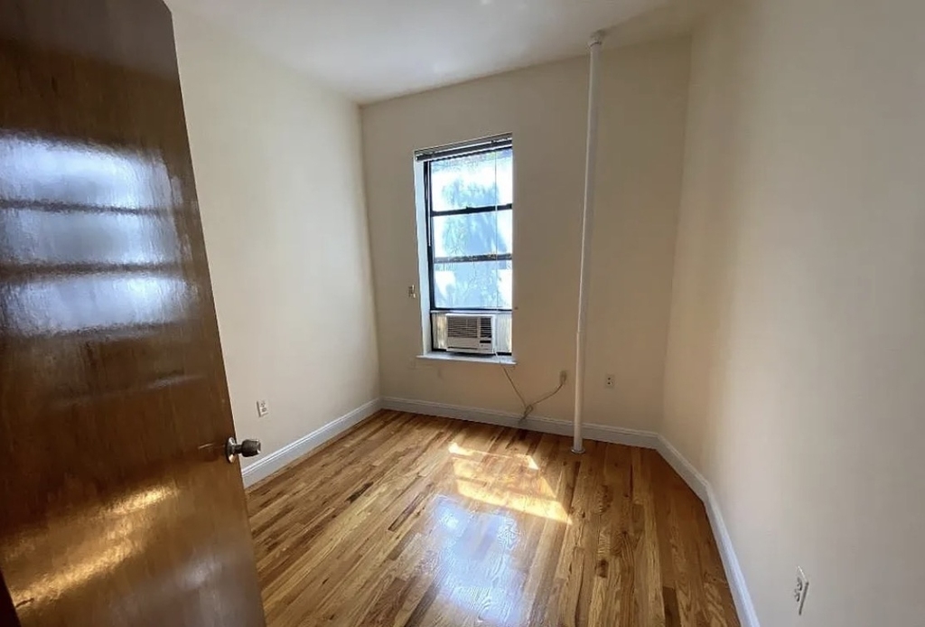 East 19th Street - Photo 6